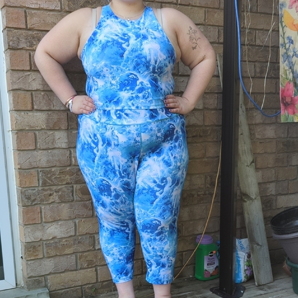 Athletic Top - Picture 2 of 6